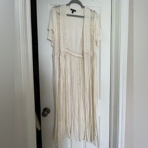 Torrid lace kimono, size 2